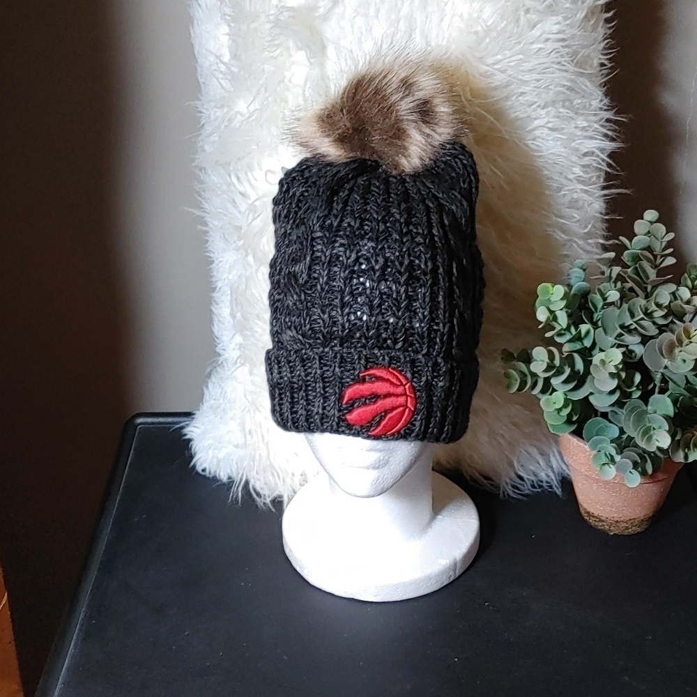 NWT Toronto Raptors Gray Knit Hat/Toque with Pompom